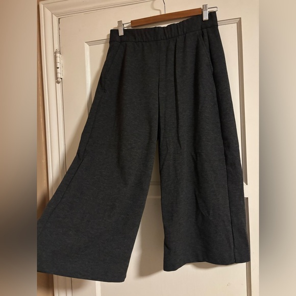 Gap Women's Wide Leg Crop Pants - Picture 3 of 7